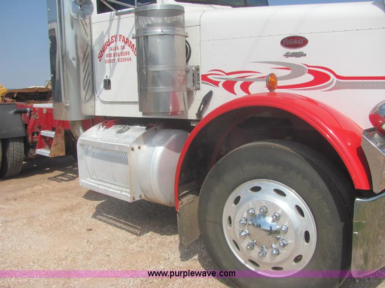 image for item A3535 1990 Peterbilt 379 semi truck