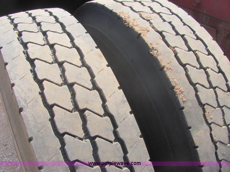 image for item A3535 1990 Peterbilt 379 semi truck