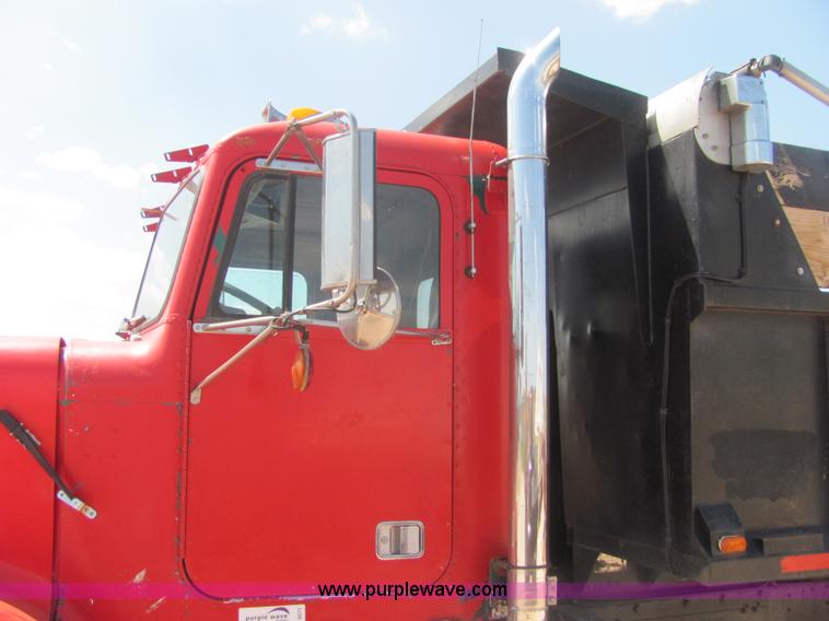 image for item A3571 1988 Freightliner FC60 dump truck