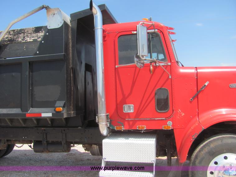 image for item A3571 1988 Freightliner FC60 dump truck