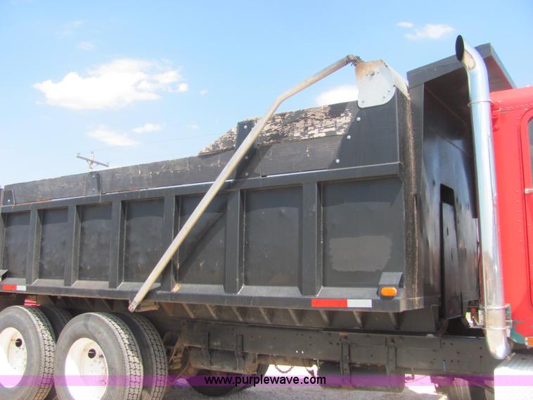 image for item A3571 1988 Freightliner FC60 dump truck