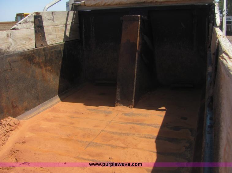 image for item A3571 1988 Freightliner FC60 dump truck