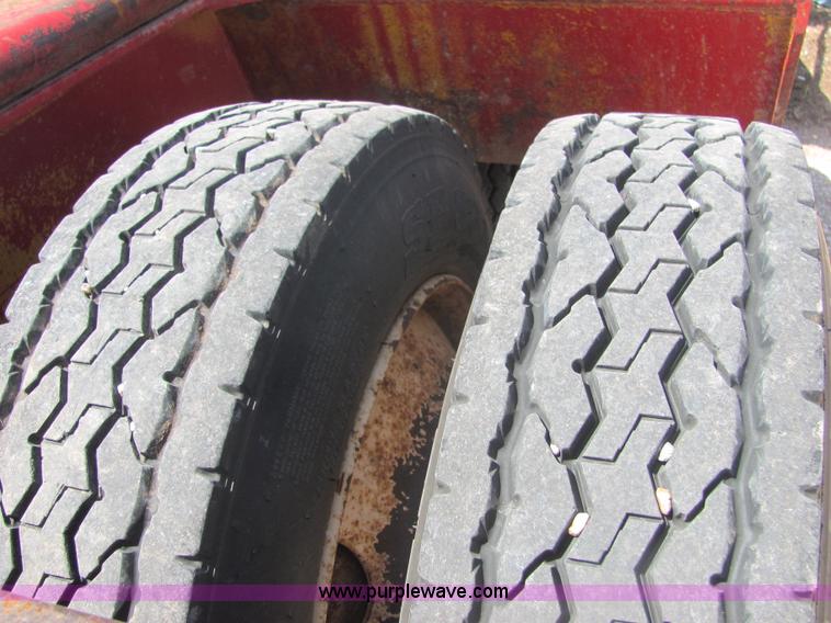 image for item A3572 1975 Load King 35 ton flatbed trailer