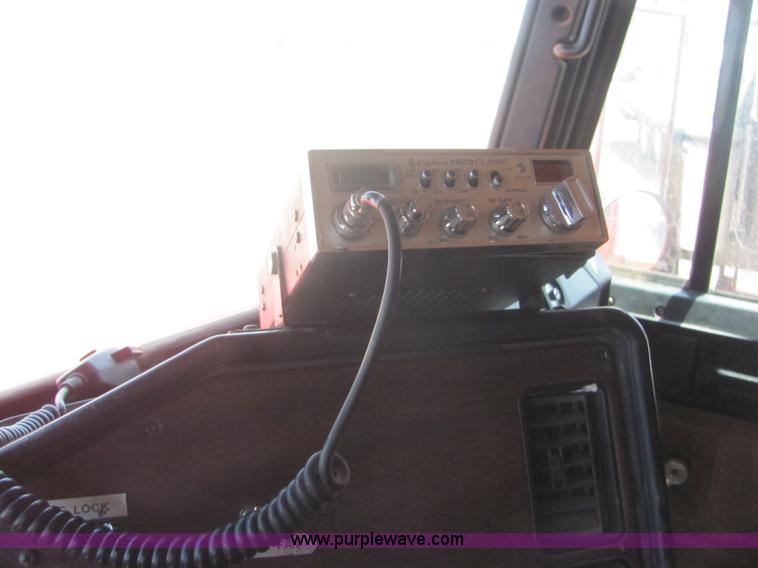 image for item A3573 1991 Freightliner FLD120 semi truck