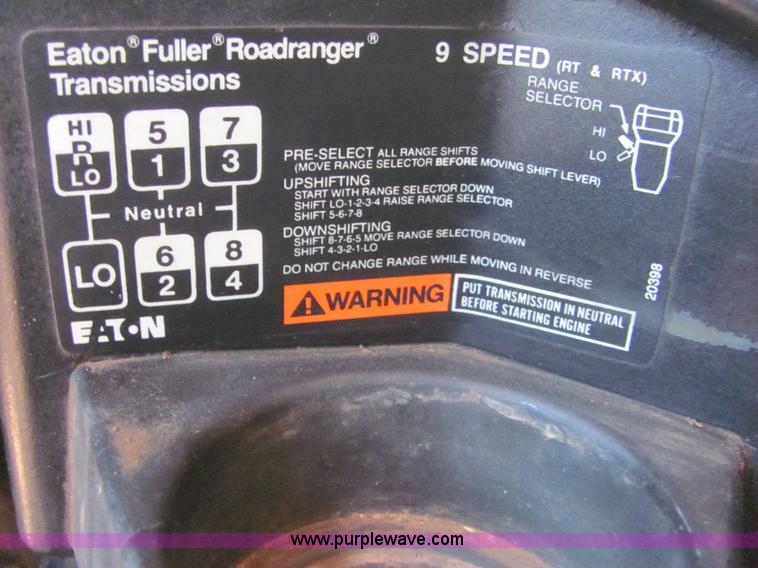 image for item A3573 1991 Freightliner FLD120 semi truck