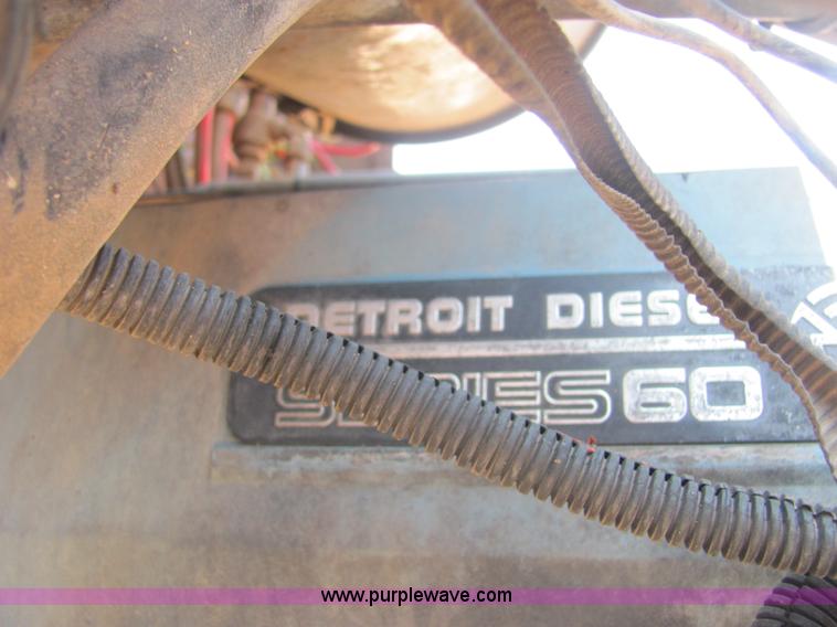 image for item A3573 1991 Freightliner FLD120 semi truck