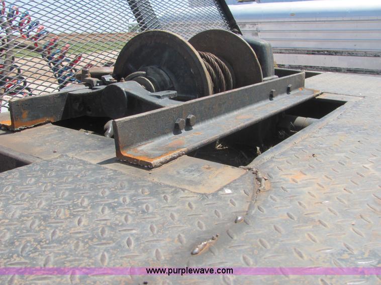 image for item A3574 1999 Ledwell hydraulic tail equipment trailer