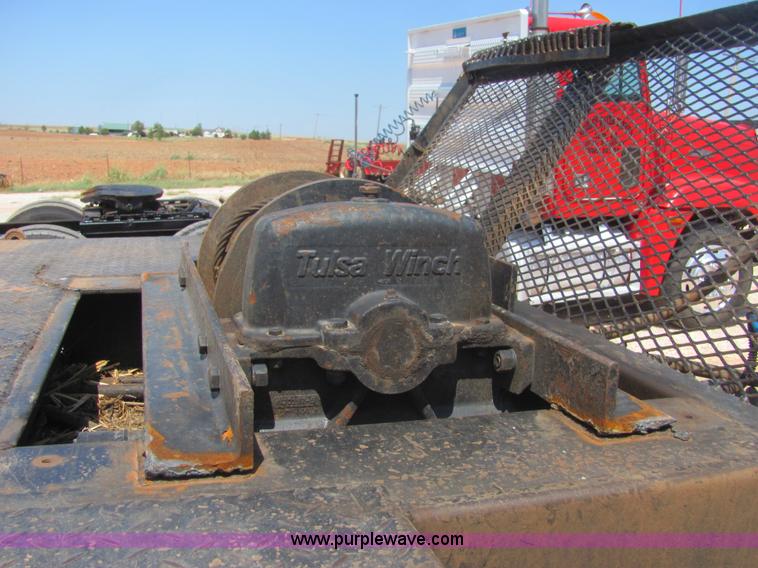 image for item A3574 1999 Ledwell hydraulic tail equipment trailer