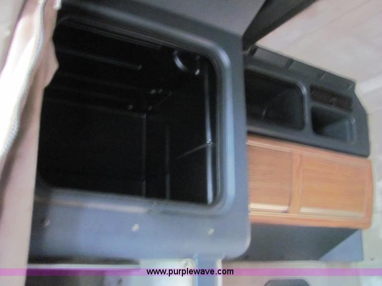 image for item A3577 2001 Peterbilt 379 semi truck