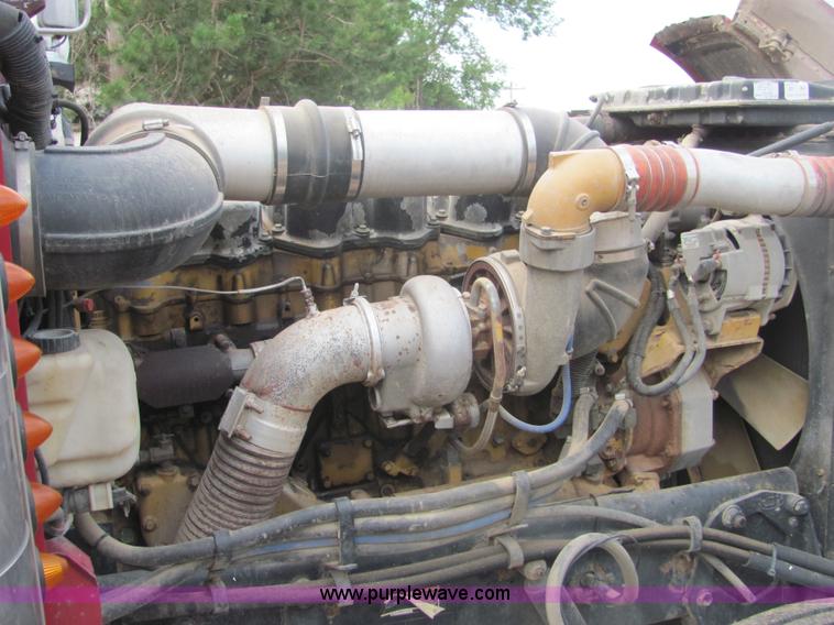 image for item A3577 2001 Peterbilt 379 semi truck