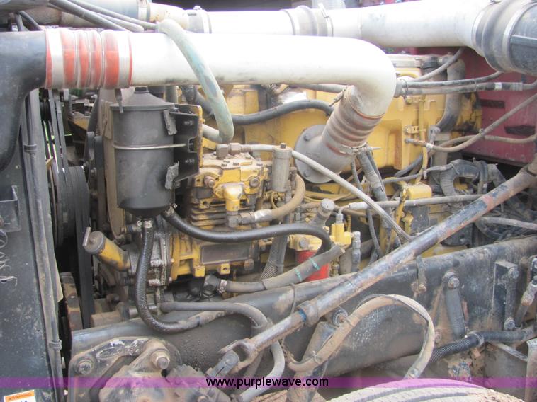 image for item A3577 2001 Peterbilt 379 semi truck