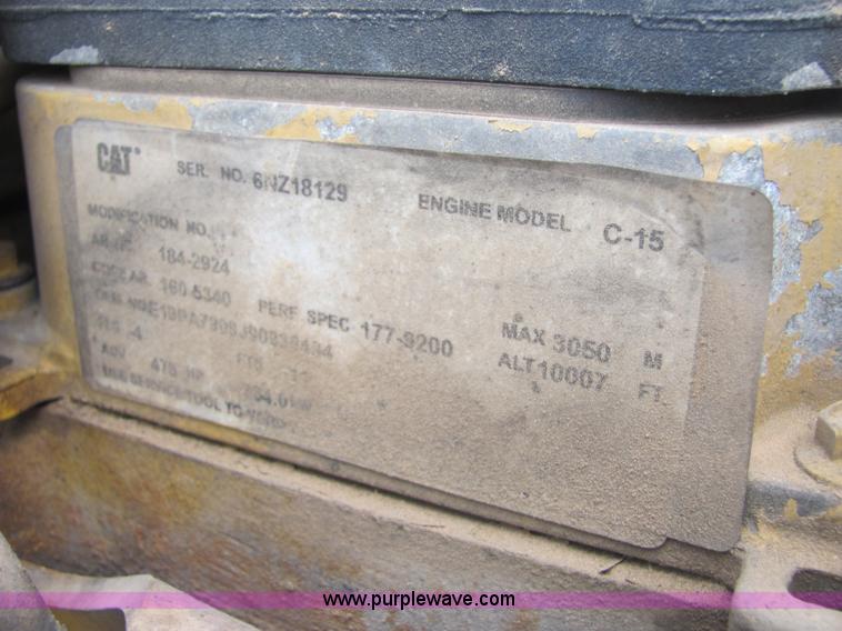 image for item A3577 2001 Peterbilt 379 semi truck