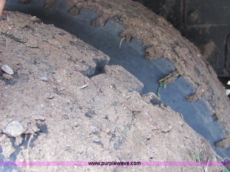 image for item A3577 2001 Peterbilt 379 semi truck