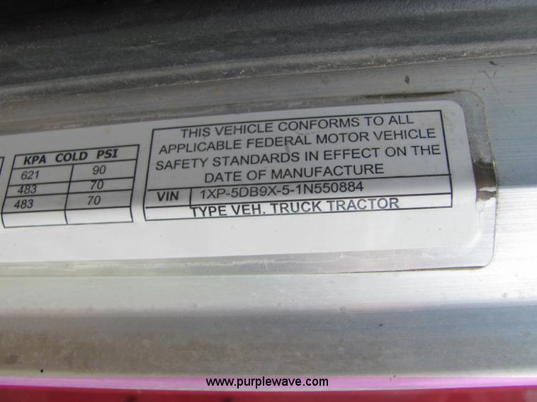 image for item A3577 2001 Peterbilt 379 semi truck