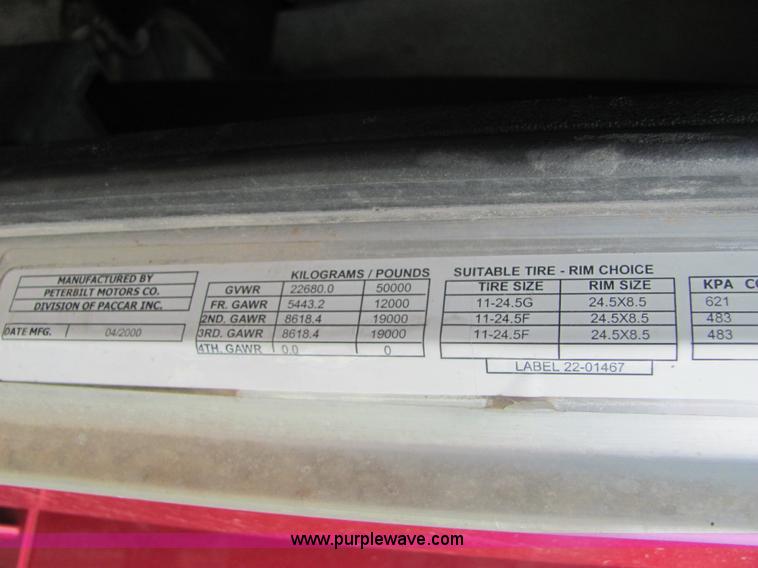 image for item A3577 2001 Peterbilt 379 semi truck