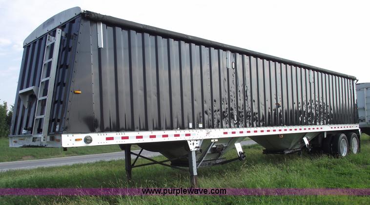 image for item A4027 2005 Jet 42' aluminum grain trailer