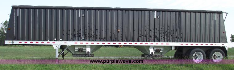 image for item A4027 2005 Jet 42' aluminum grain trailer
