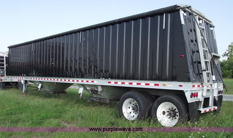 image for item A4027 2005 Jet 42' aluminum grain trailer