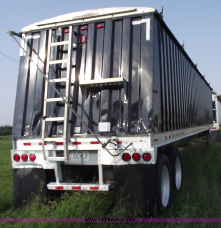 image for item A4027 2005 Jet 42' aluminum grain trailer