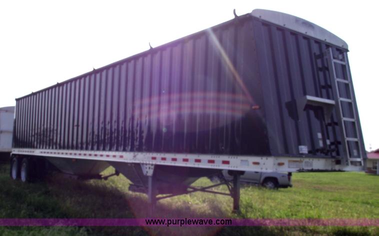 image for item A4027 2005 Jet 42' aluminum grain trailer