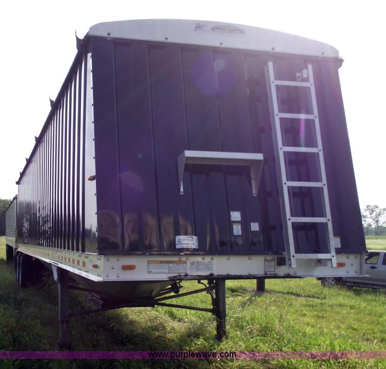 image for item A4027 2005 Jet 42' aluminum grain trailer