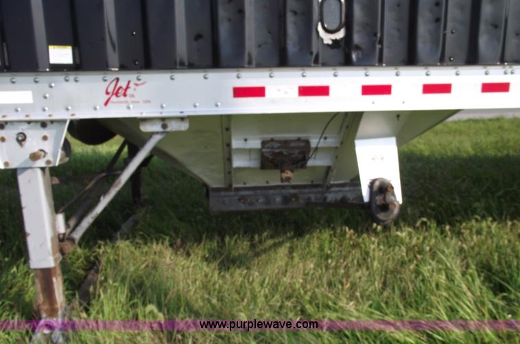 image for item A4027 2005 Jet 42' aluminum grain trailer
