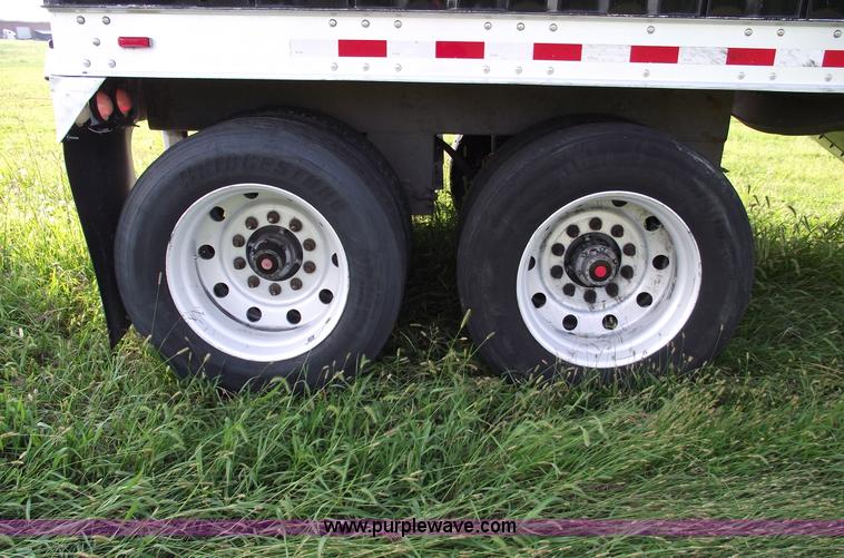 image for item A4027 2005 Jet 42' aluminum grain trailer