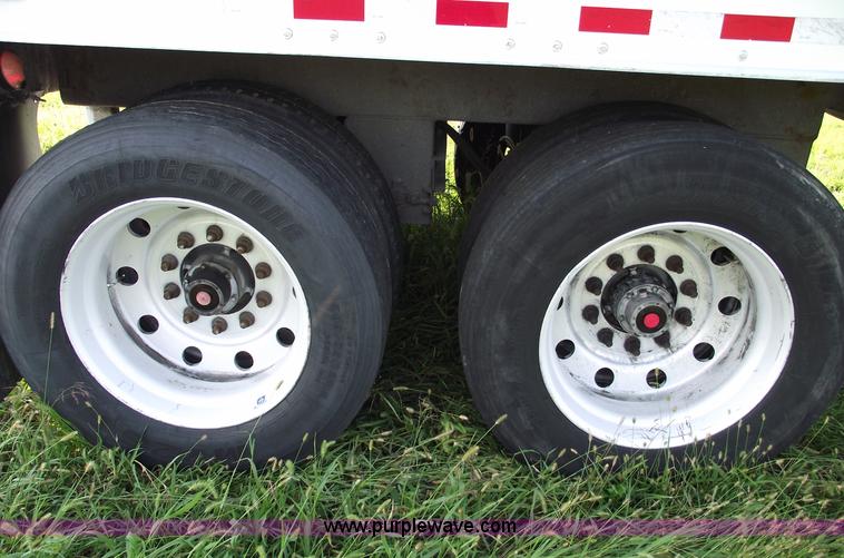image for item A4027 2005 Jet 42' aluminum grain trailer