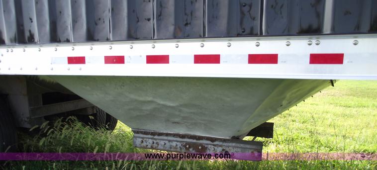 image for item A4027 2005 Jet 42' aluminum grain trailer