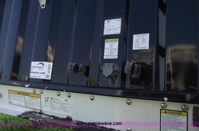 image for item A4027 2005 Jet 42' aluminum grain trailer
