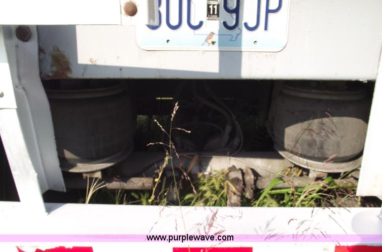 image for item A4027 2005 Jet 42' aluminum grain trailer