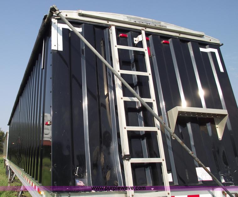 image for item A4027 2005 Jet 42' aluminum grain trailer