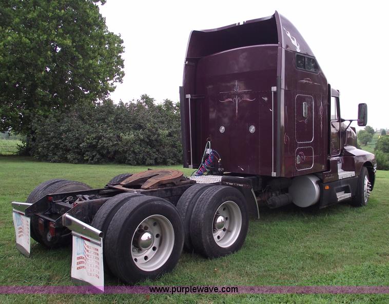 image for item A4098 1993 Kenworth T600 semi truck
