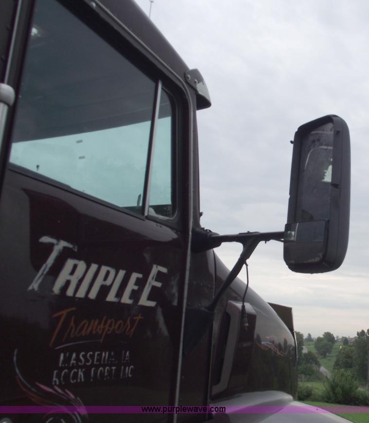 image for item A4098 1993 Kenworth T600 semi truck