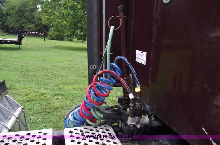 image for item A4098 1993 Kenworth T600 semi truck