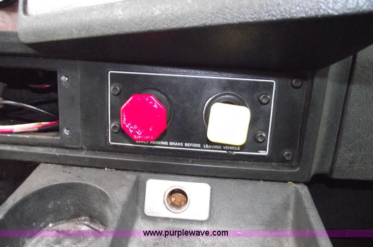 image for item A4098 1993 Kenworth T600 semi truck