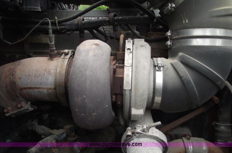 image for item A4098 1993 Kenworth T600 semi truck