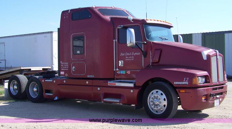 image for item A4503 1998 Kenworth T600 semi truck