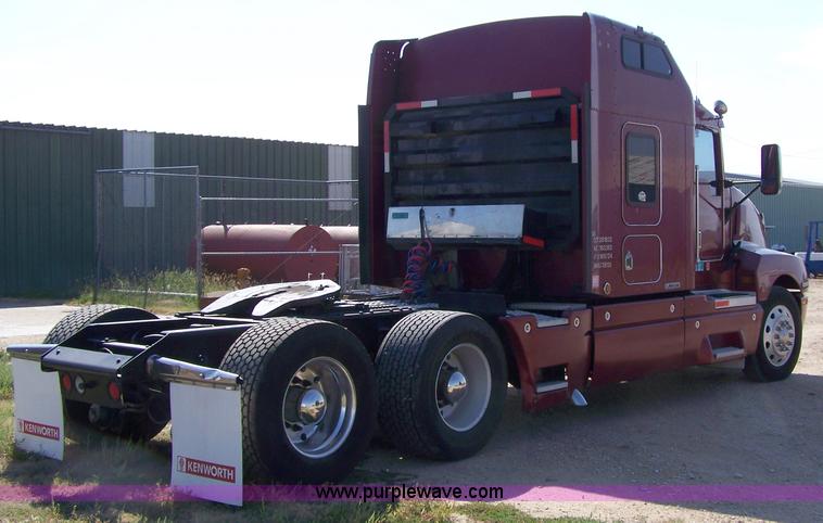 image for item A4503 1998 Kenworth T600 semi truck