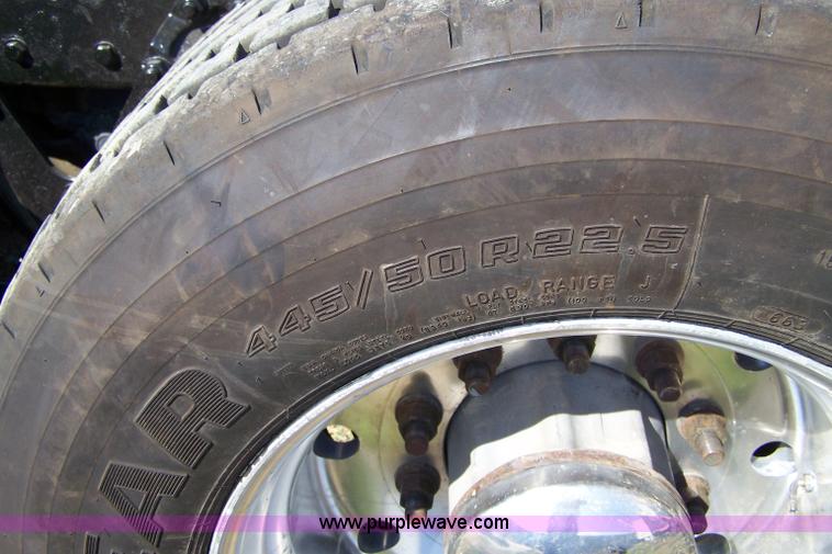 image for item A4503 1998 Kenworth T600 semi truck