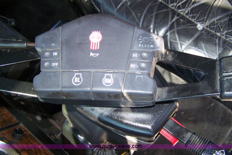 image for item A4503 1998 Kenworth T600 semi truck