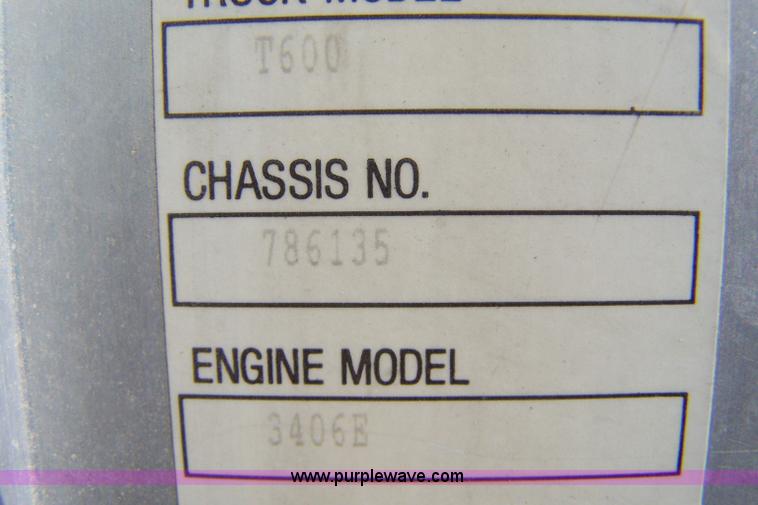 image for item A4503 1998 Kenworth T600 semi truck