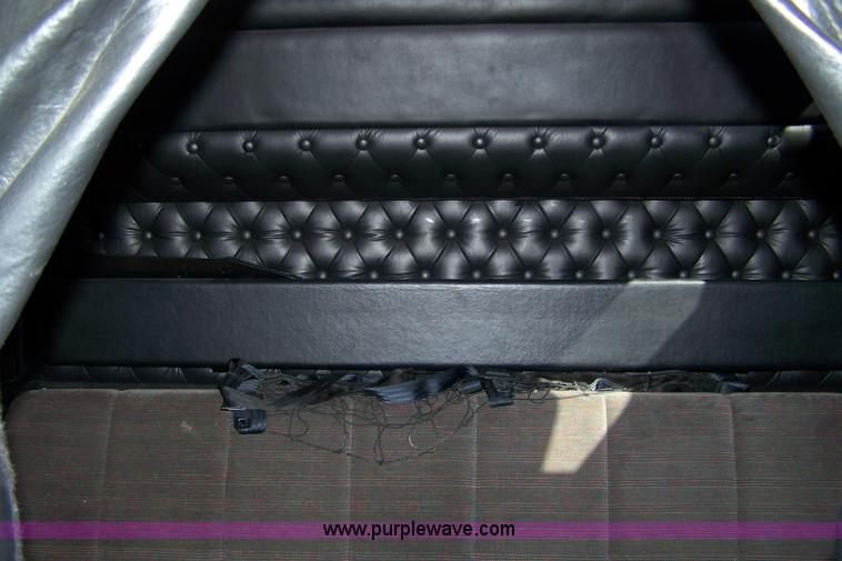 image for item A4503 1998 Kenworth T600 semi truck