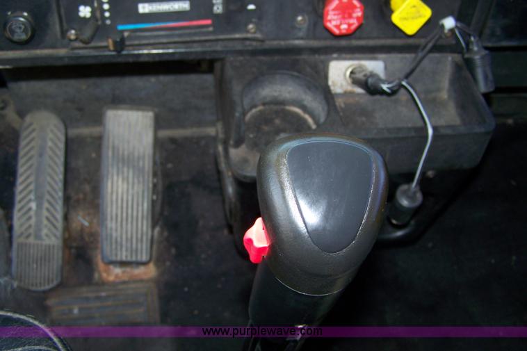 image for item A4503 1998 Kenworth T600 semi truck