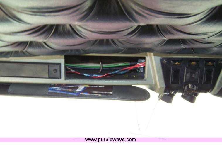 image for item A4503 1998 Kenworth T600 semi truck