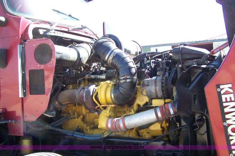 image for item A4503 1998 Kenworth T600 semi truck