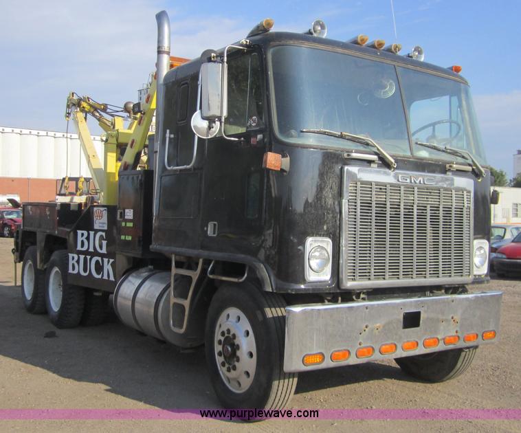 image for item A4710 1980 GMC Astro wrecker