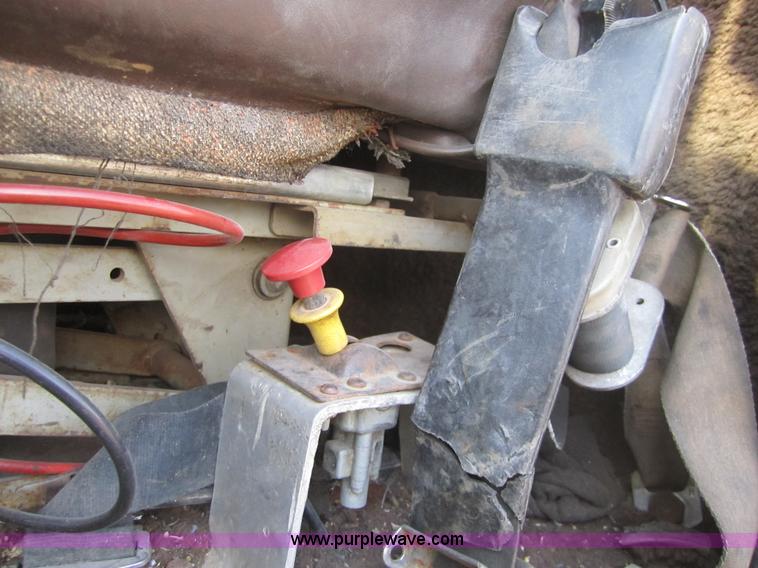 image for item A4710 1980 GMC Astro wrecker