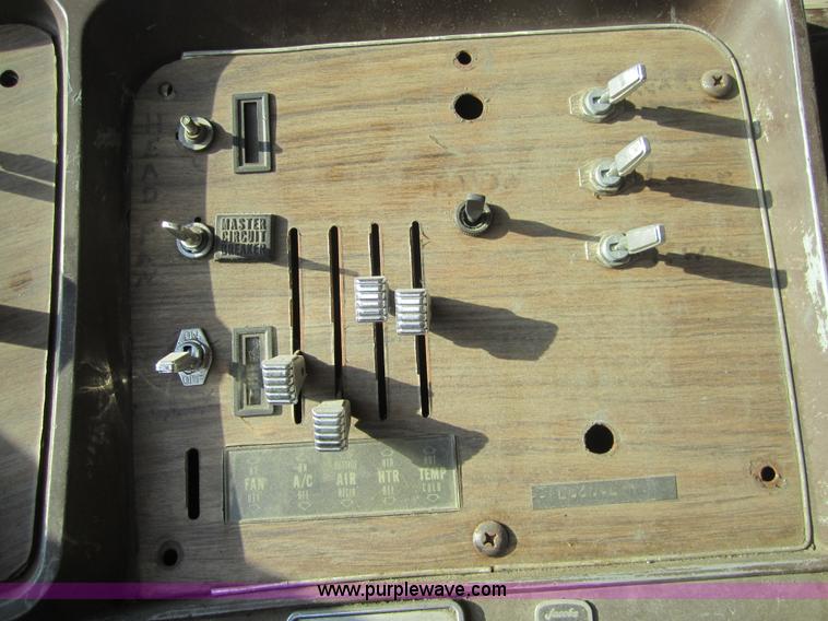 image for item A4710 1980 GMC Astro wrecker