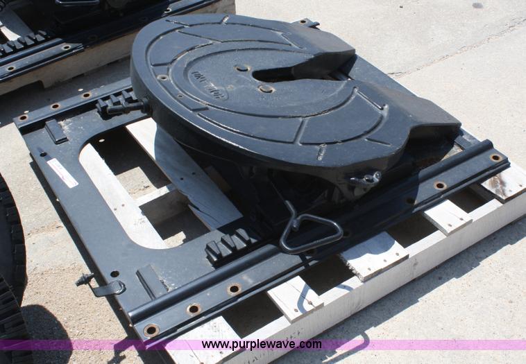 image for item A9071 Holland fifth wheel plate